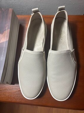 Vionic Women's Slip-On Flats in Light Beige